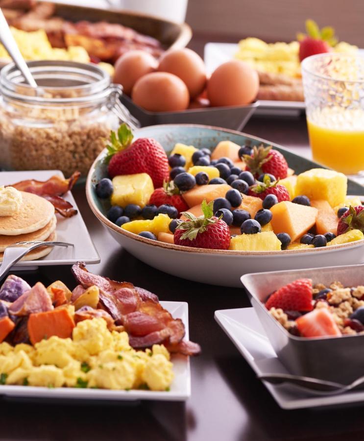 Hyatt Place Jaipur Malviya Nagar ภายนอก รูปภาพ Fruit salad