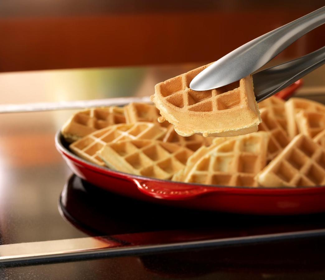 Hyatt Place Jaipur Malviya Nagar ภายนอก รูปภาพ A waffle iron