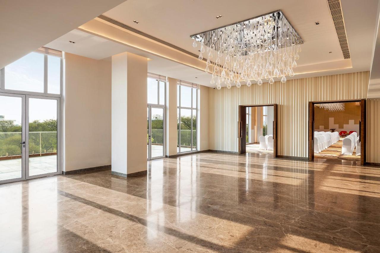 Hyatt Place Jaipur Malviya Nagar ภายนอก รูปภาพ The interior of the hotel