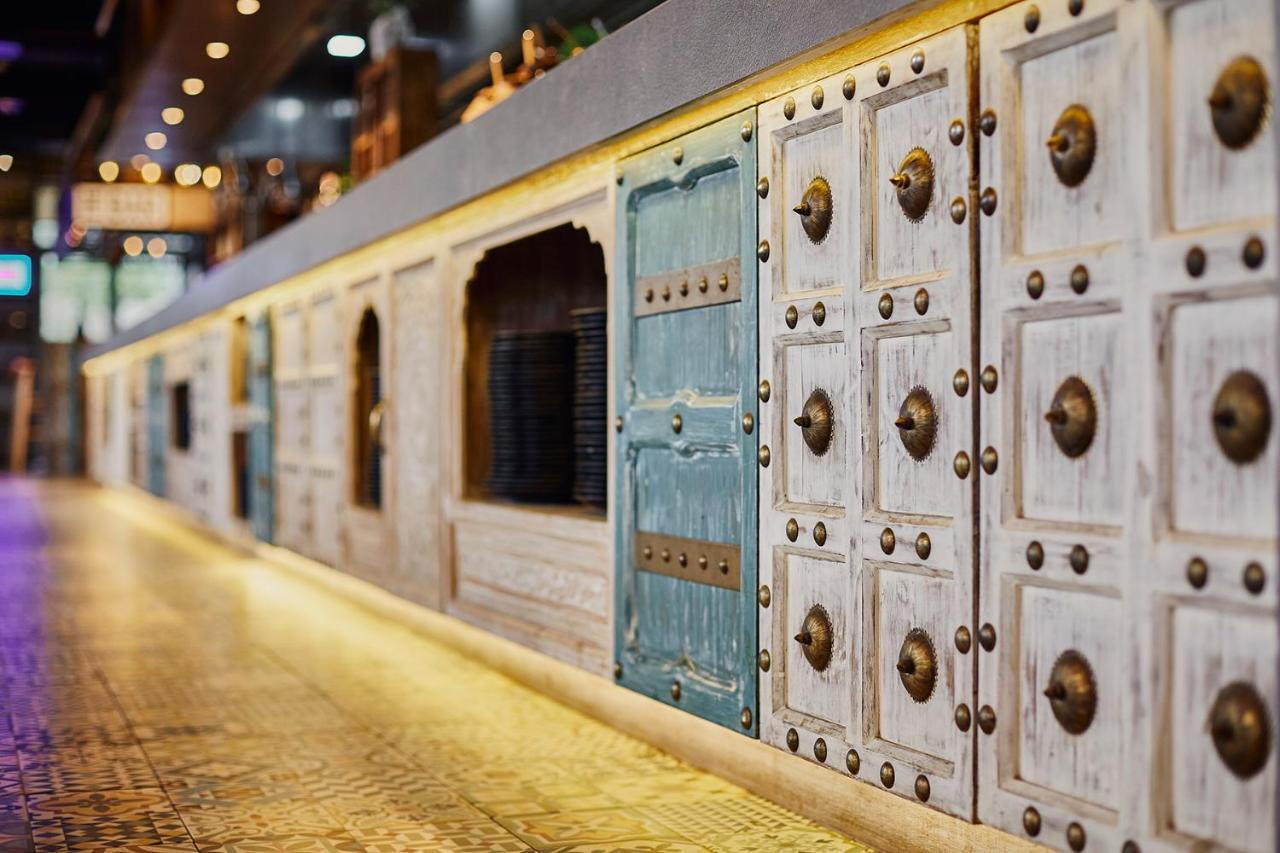 Hyatt Place Jaipur Malviya Nagar ภายนอก รูปภาพ The bar at the restaurant